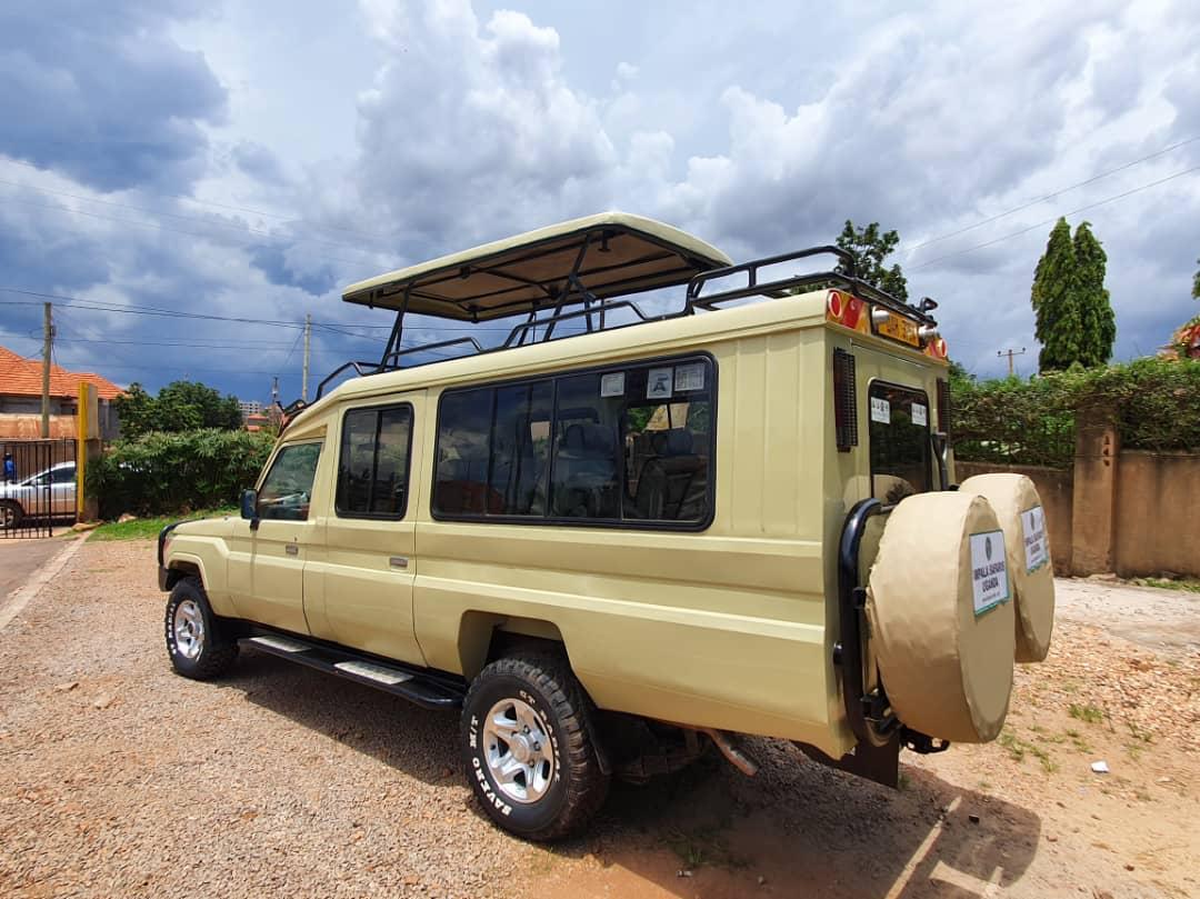 Car rental with a pop up roof Uganda