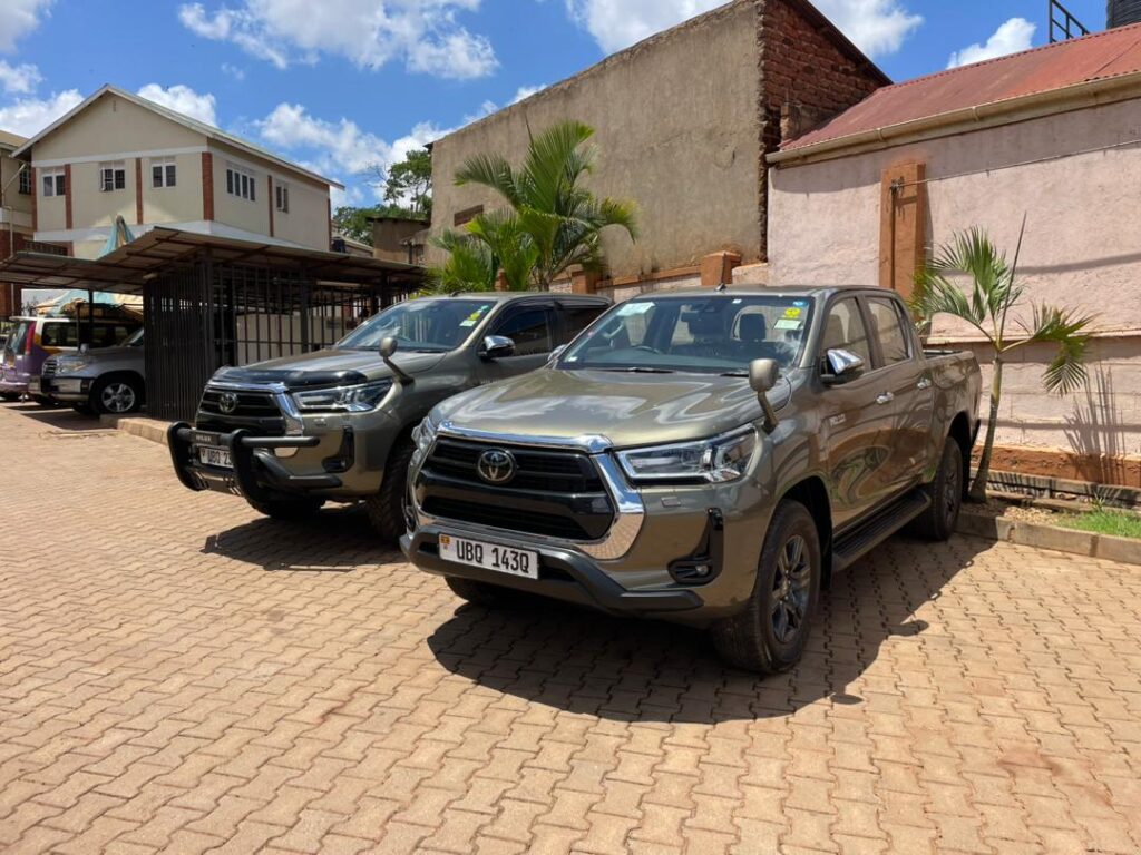 Luxury 4x4 Toyota Hilux car rental Uganda, Kenya, Rwanda, Tanzania & Zanzibar